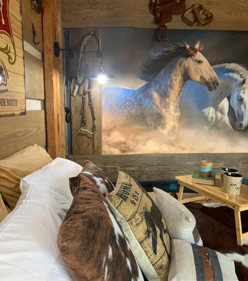 Fox Pass Cabins Bed & Breakfast Hot Springs Exterior foto