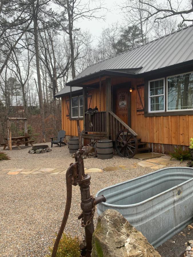 Fox Pass Cabins Bed & Breakfast Hot Springs Exterior foto