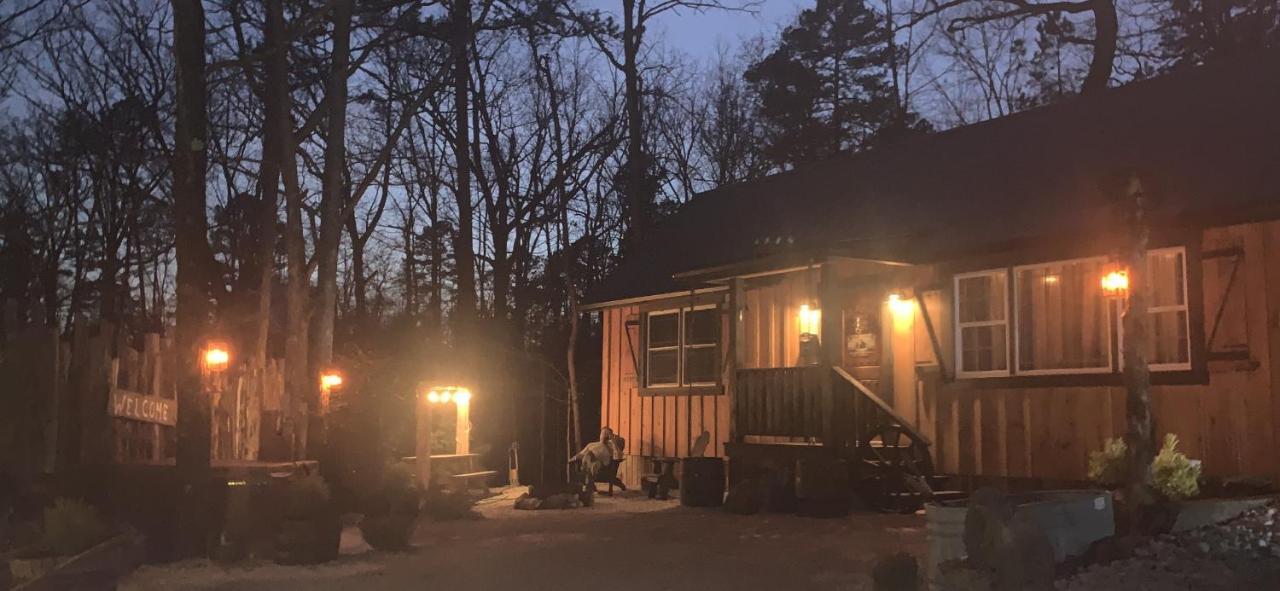 Fox Pass Cabins Bed & Breakfast Hot Springs Exterior foto