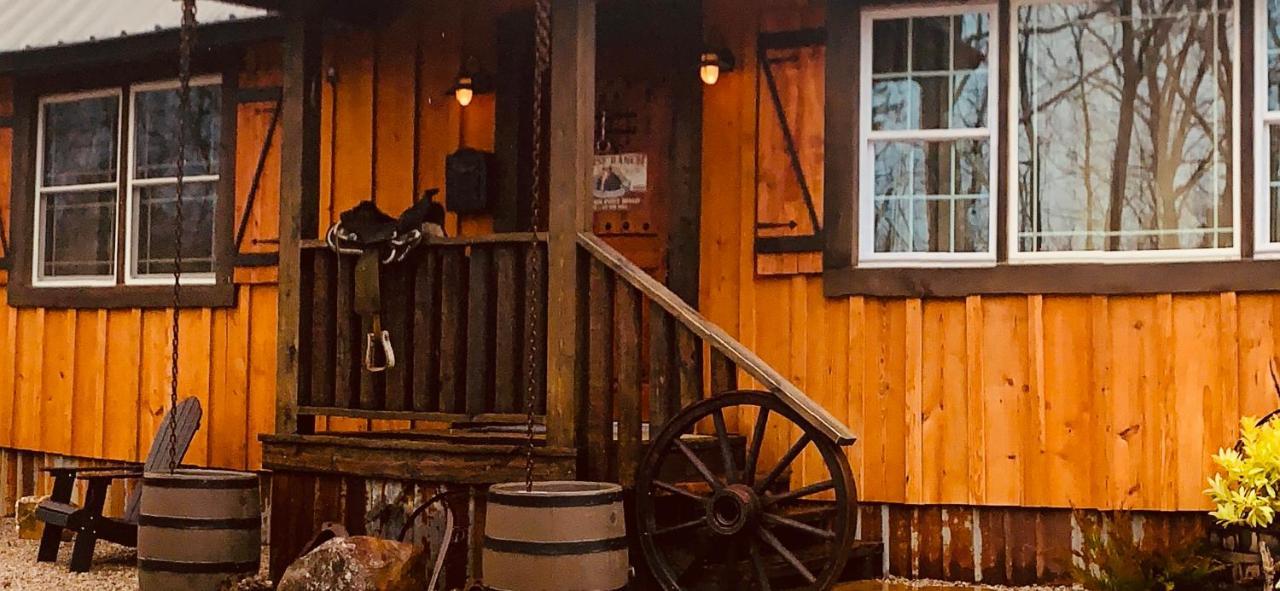 Fox Pass Cabins Bed & Breakfast Hot Springs Exterior foto