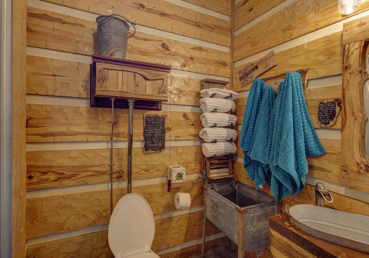 Fox Pass Cabins Bed & Breakfast Hot Springs Exterior foto